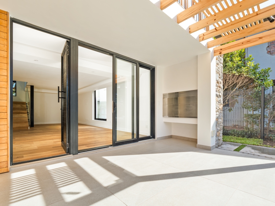 3 Bedroom Property for Sale in Leisure Isle Western Cape